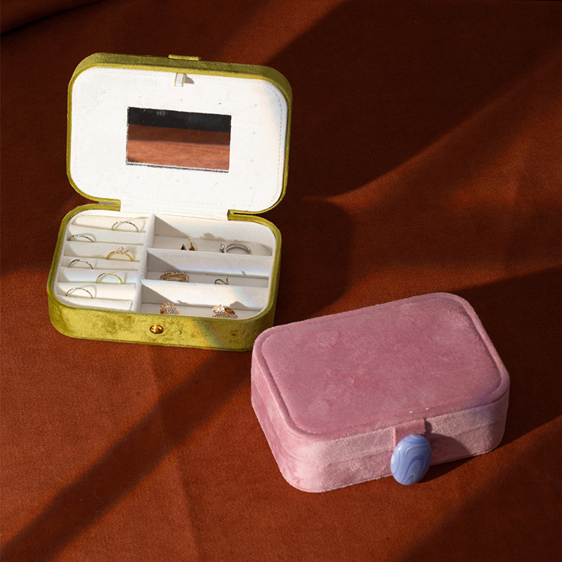 Travel Accessories In Store - Бархатная шкатулка для украшений Morandis, в